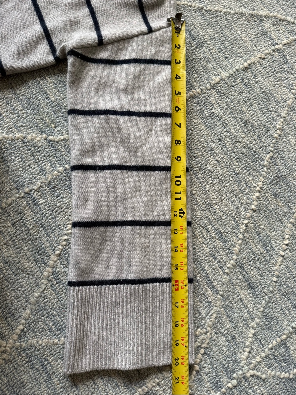 Reformation grey cashmere sweater M - Picture 5 of 6